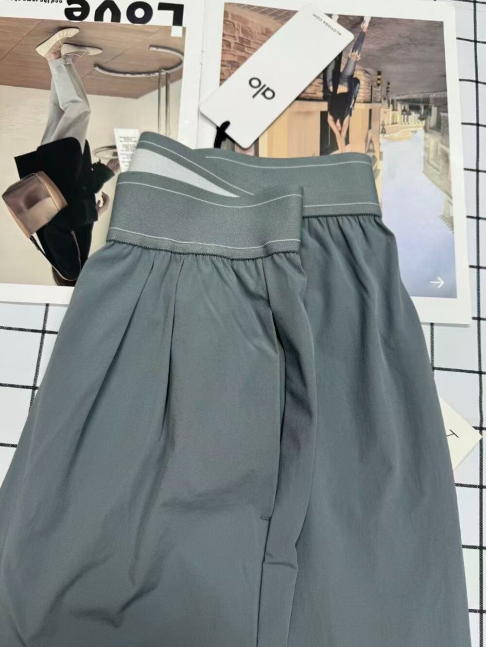 NWT ALO Yoga Steel Grey Suit Up Pants 😝 Casual Style | Athleisure | Travel  💘 - Picture 6 of 8